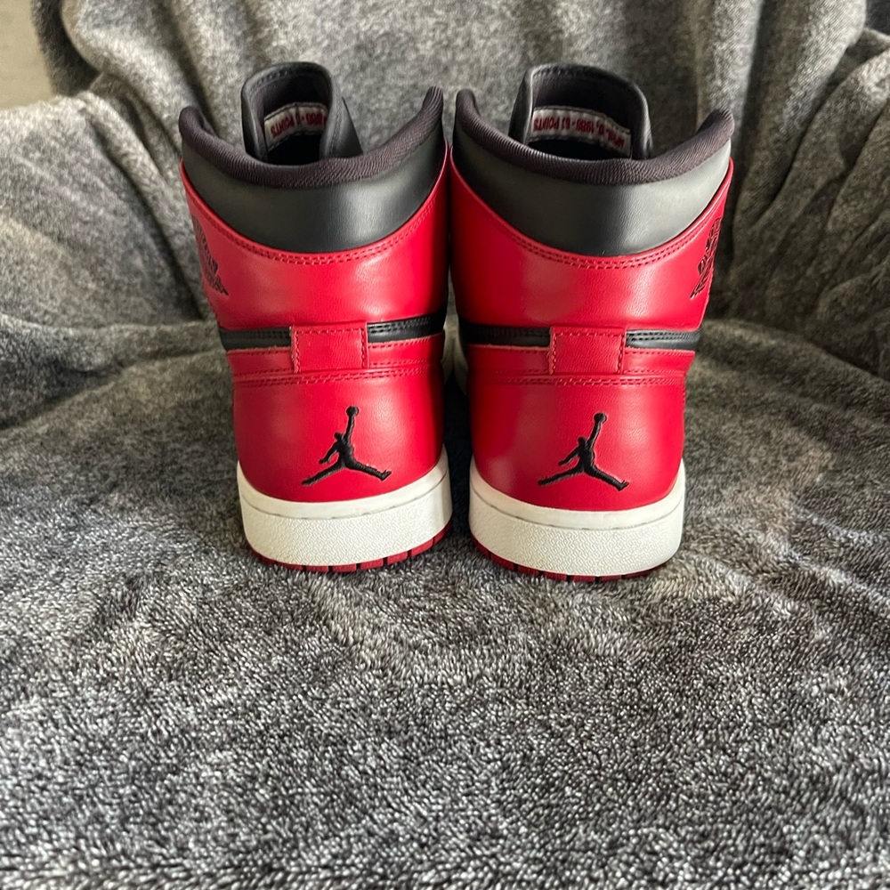 Size 11.5 - Jordan 1 Retro High DMP Bulls Celtics Pack 2009 - Picture 3 of 6